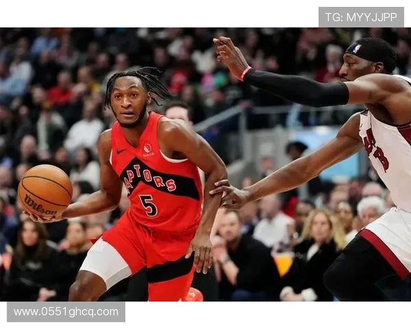 伊曼纽尔奎克利:篮球场上的闪耀新星与未来之路